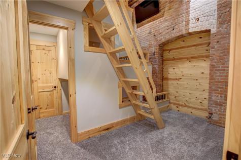 425 W Lakeside Avenue Cleveland OH 44113