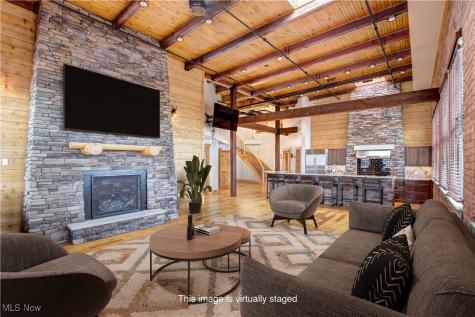 425 W Lakeside Avenue Cleveland OH 44113