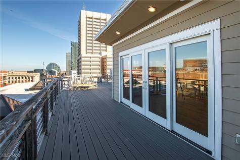 425 W Lakeside Avenue Cleveland OH 44113