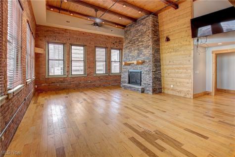 425 W Lakeside Avenue Cleveland OH 44113