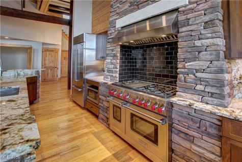 425 W Lakeside Avenue Cleveland OH 44113