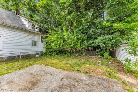 382 E 161st Street Cleveland OH 44110