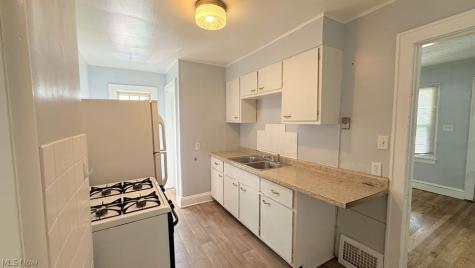 1083 Stroman Avenue Akron OH 44306