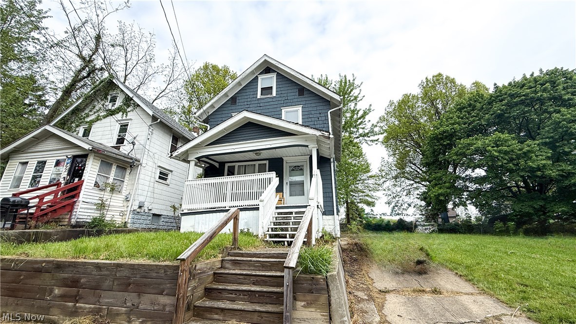 987 Boone Street Akron OH 44306
