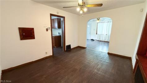 987 Boone Street Akron OH 44306