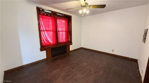987 Boone Street Akron OH 44306