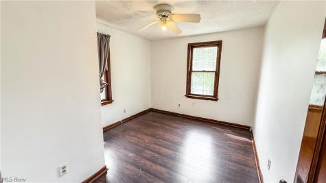 987 Boone Street Akron OH 44306