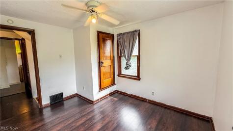 987 Boone Street Akron OH 44306