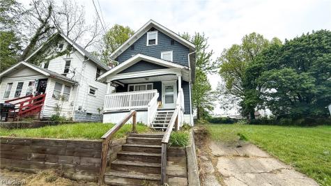 987 Boone Street Akron OH 44306