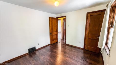 987 Boone Street Akron OH 44306