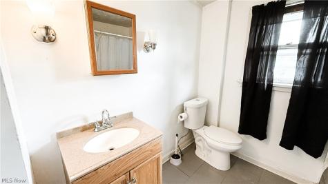 987 Boone Street Akron OH 44306