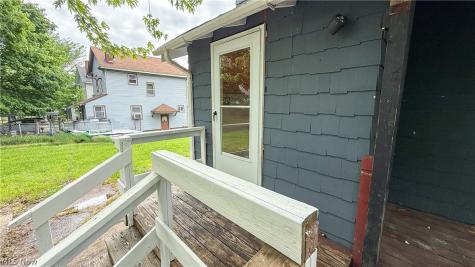 987 Boone Street Akron OH 44306