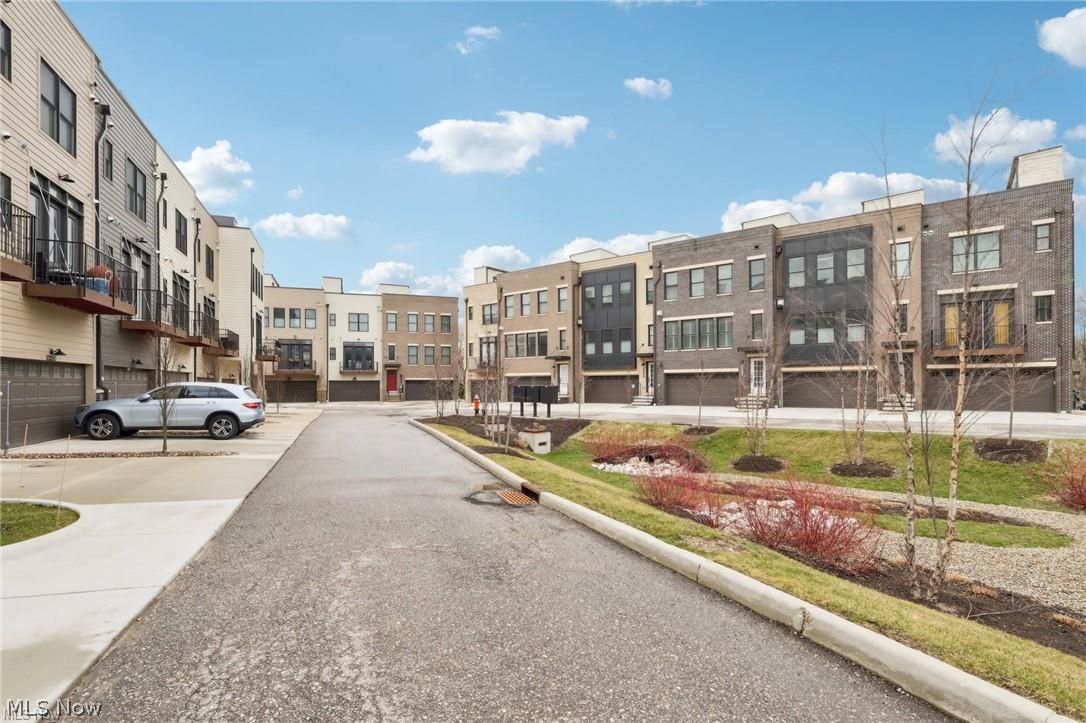 11218 N Park Place Cleveland OH 44106