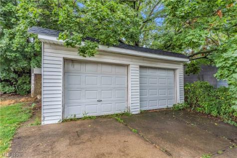 2115 Dowd Avenue Lakewood OH 44107