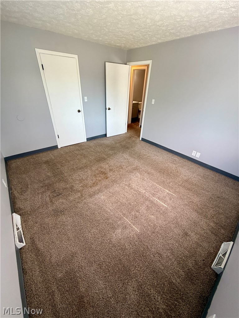 1860 Mahoning Avenue NW Warren OH 44483