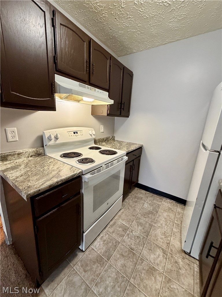 1860 Mahoning Avenue NW Warren OH 44483