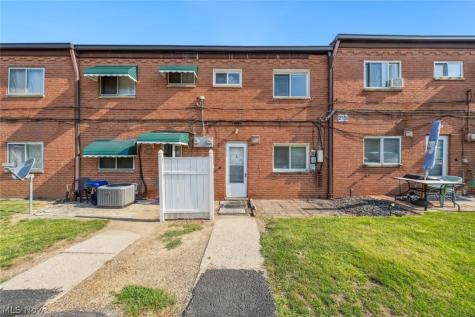 215 Dalepark Drive Bedford OH 44146