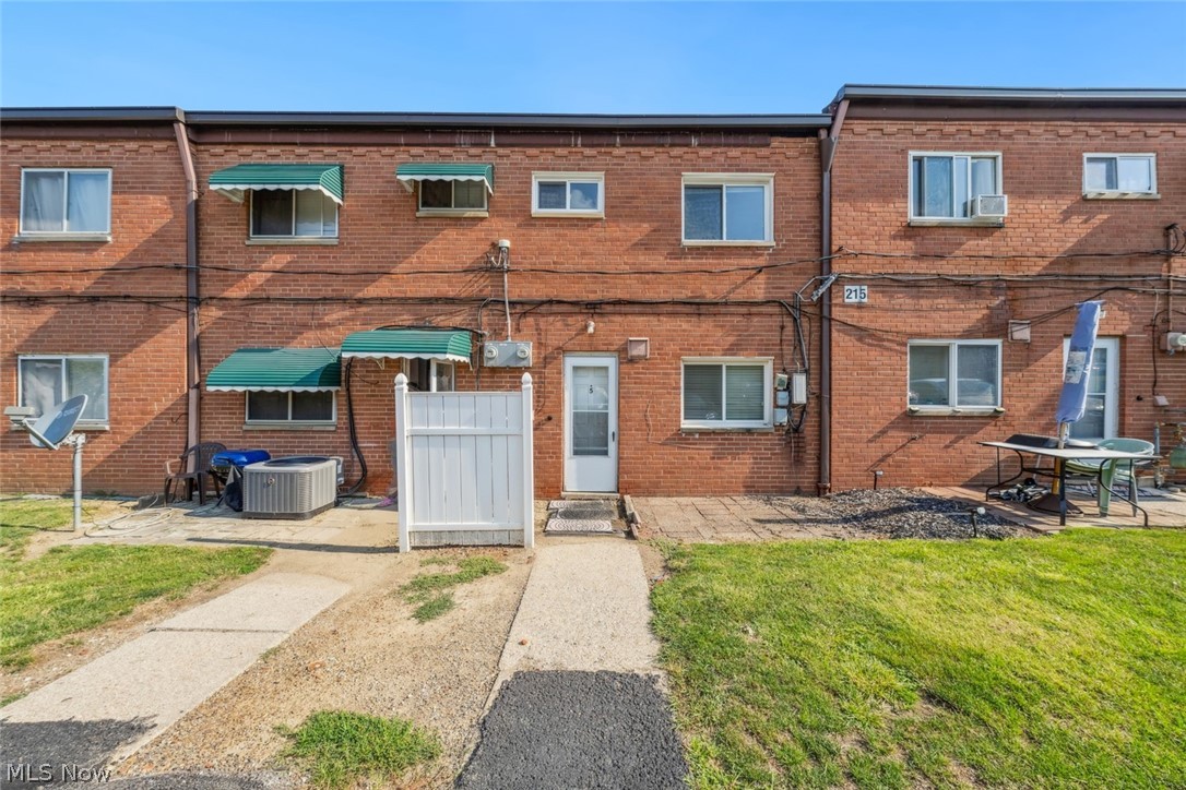 215 Dalepark Drive Bedford OH 44146