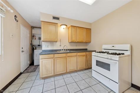 215 Dalepark Drive Bedford OH 44146