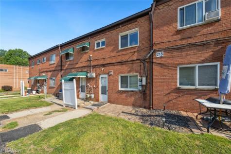 215 Dalepark Drive Bedford OH 44146