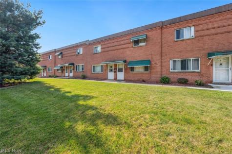 215 Dalepark Drive Bedford OH 44146