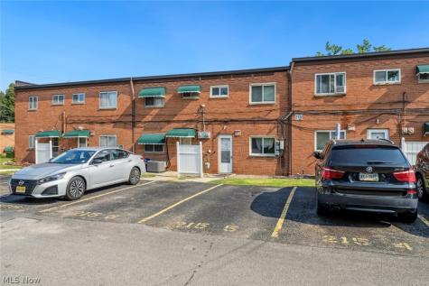 215 Dalepark Drive Bedford OH 44146