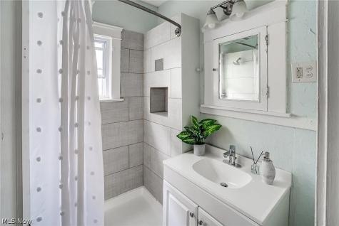 2245 Bellfield Avenue Cleveland Heights OH 44106