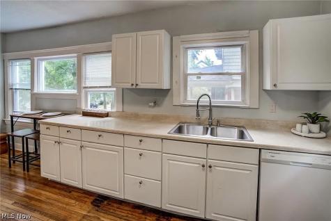 2245 Bellfield Avenue Cleveland Heights OH 44106