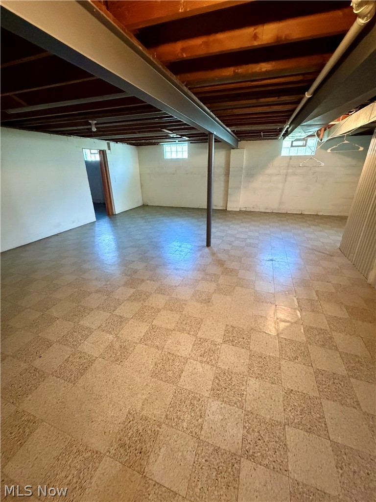 521 Collins Avenue Austintown OH 44515
