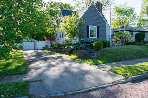 2011 Rowland Avenue NE Canton OH 44709