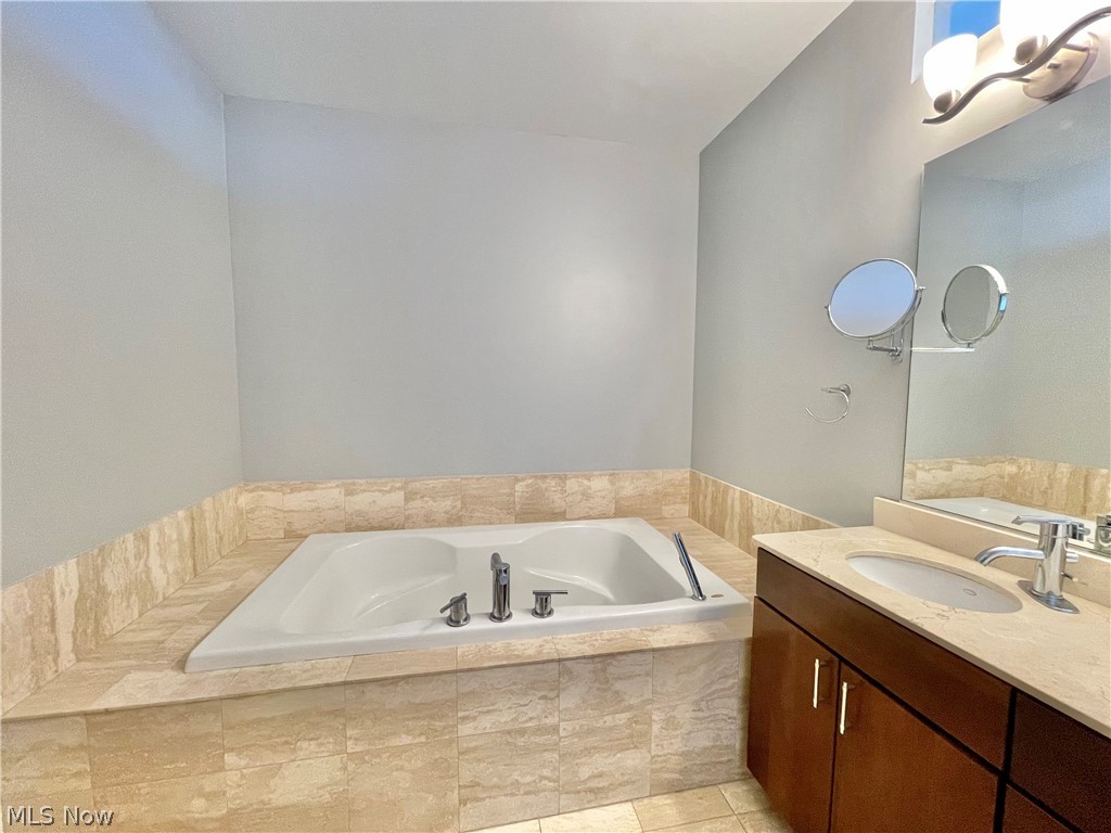 701 W Lakeside Avenue Cleveland OH 44113