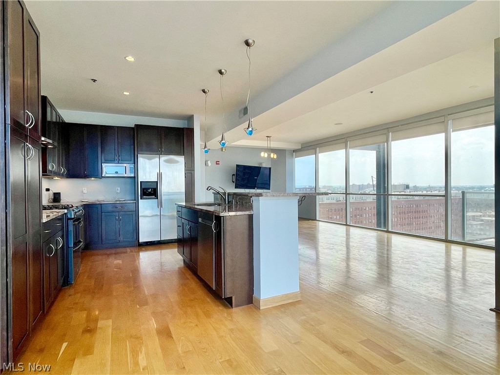 701 W Lakeside Avenue Cleveland OH 44113