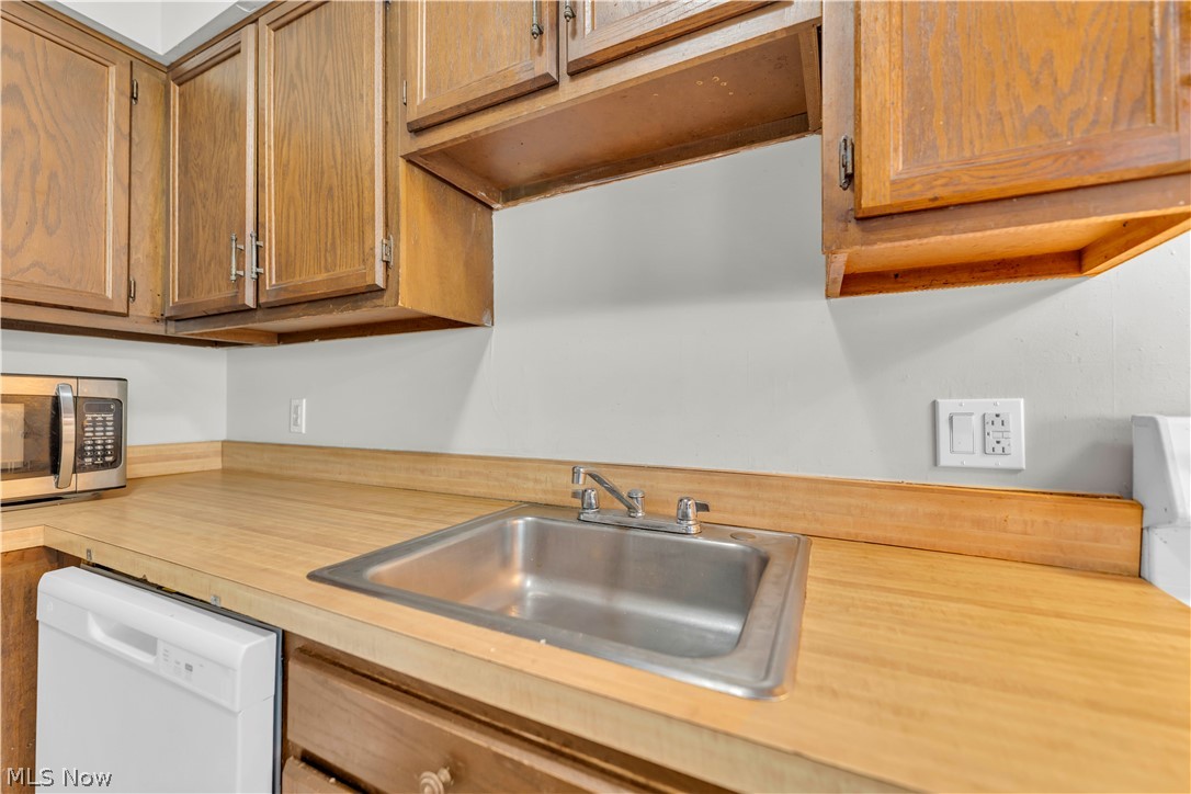 485 Center Road Bedford Heights OH 44146