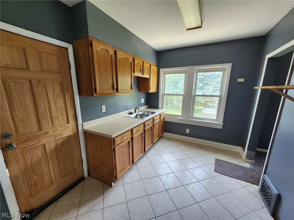 10308 Homeworth Avenue Garfield Heights OH 44125