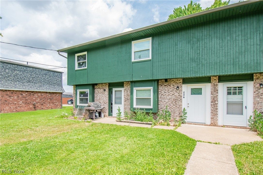 217 Edwin Street NW Hartville OH 44632