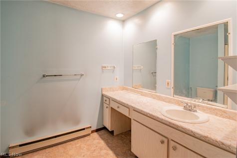 217 Edwin Street NW Hartville OH 44632