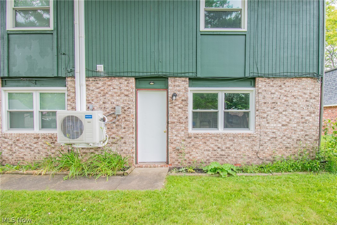 217 Edwin Street NW Hartville OH 44632
