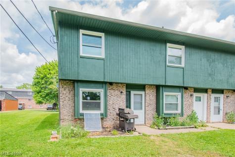 217 Edwin Street NW Hartville OH 44632