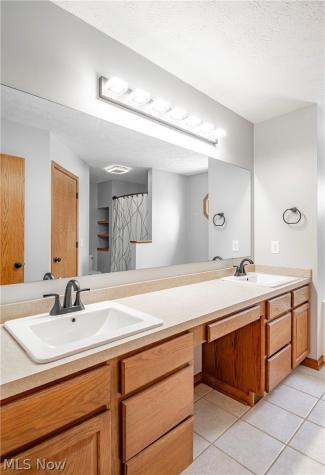 11002 Trenton Road NW Uniontown OH 44685