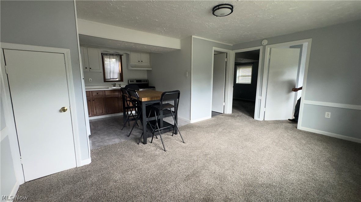 1320 W Montrose Youngstown OH 44505