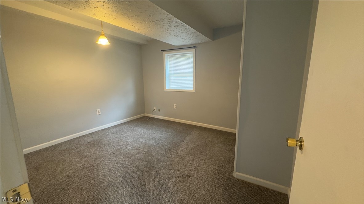 1320 W Montrose Youngstown OH 44505