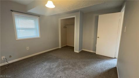 1320 W Montrose Youngstown OH 44505