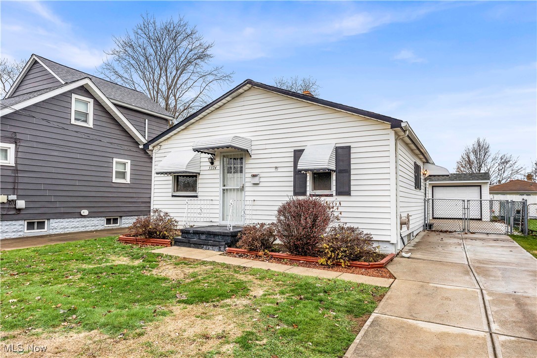 5374 Royal Street Maple Heights OH 44137