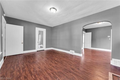 414 E 147th Street Cleveland OH 44110