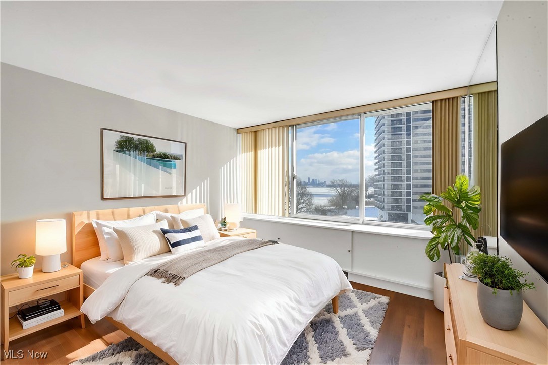 12700 Lake Avenue Lakewood OH 44107