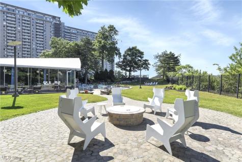 12700 Lake Avenue Lakewood OH 44107