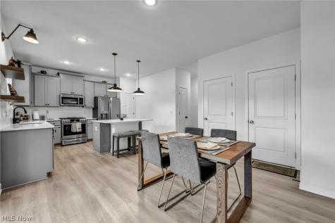 704 Maple Hollow Court Elyria OH 44035