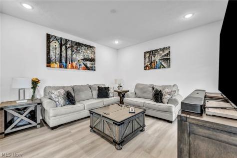 704 Maple Hollow Court Elyria OH 44035