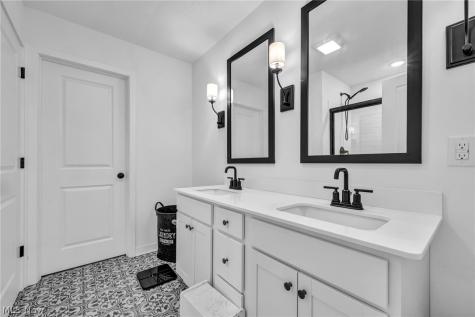 704 Maple Hollow Court Elyria OH 44035