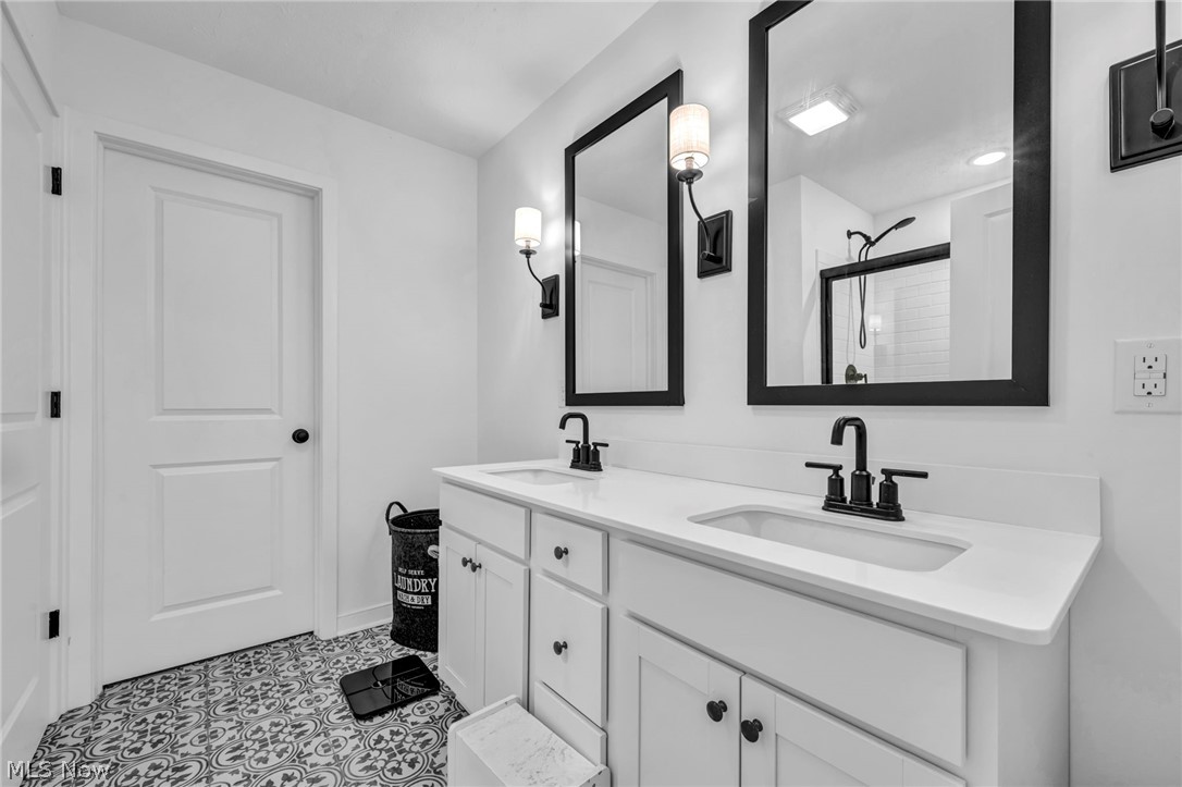 704 Maple Hollow Court Elyria OH 44035